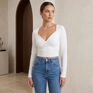 Blusa Crop Top Manga Larga – Diseño Elegante y Moderno 15usd - Img 55260691