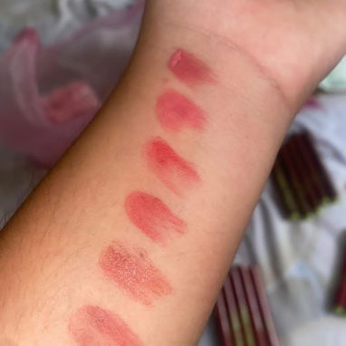 Lip balm hidratante en stick con color FAT OIL dupe de NYX - Img 123467543