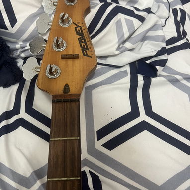 Bajo eléctrico Peavey - Img 124928400