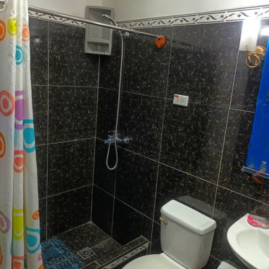 SE RENTA APTO PRIVADO DE UNA HABITACIÓN POR 25 Y MALECON EN CENTRO HABANA. 54026428 - Img 121106313