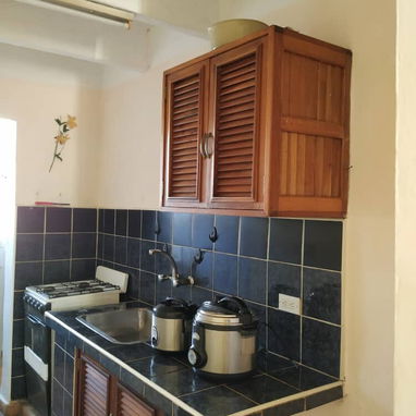 Rento apartamento de dos cuartos por tiempo indefinido en alamar micro x cerca de la playa bacuranao con teléfono fijo - 4/10