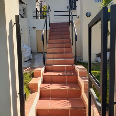 !!!SE VENDE PROPIEDAD SEMI COLONIAL,  TOTALMENTE INDEPENDIENTE EN EL VEDADO!!!! - Img 120706820
