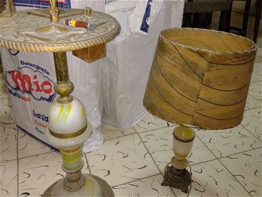 Se vende mesa de bronce y lámpara - Img main-image-45846440