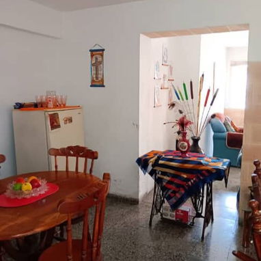 Casa en bajo con todo dentro a tres cuadras de la calzada de 10 de octubre - Img 120398809