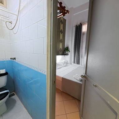 🏠 Renta de Apartamento Centro Habana. 💡 Energía Eléctrica 24 horas.💵25 usd por noche para 2 adultos y 1 niño - Img 118712168