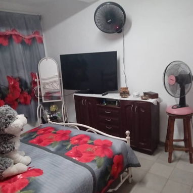 SE VENDE APARTAMENTO EN 5 TO PISO EN ALTAHABANA BOYEROS DE 2 HABITACIONES ZONA DONDE NO SE VA LA CORRIENTE - 9/10