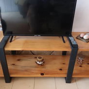 Mesa de TV madera maciza y hierro - Img 58389946