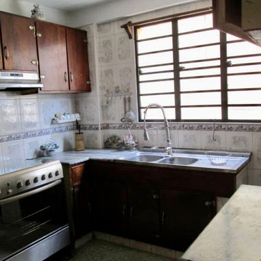 Biplanta de esquina ubicada en el corazón de Nuevo Vedado !!! - Img 120941474