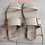 Vendo estos zapatos ver foto adjunta con los detalles - Img 55993872