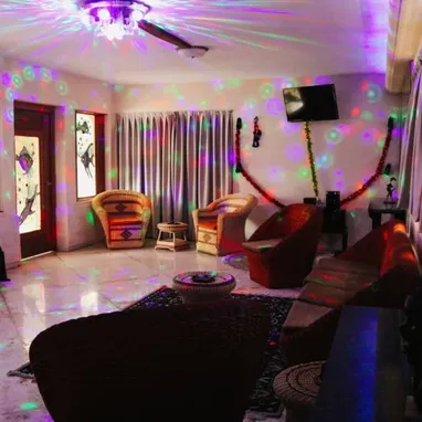 Acogedora casa de renta con piscina grande en Reparto Siboney,  8 habitaciones +53 52463651 ,O - Img 103779991