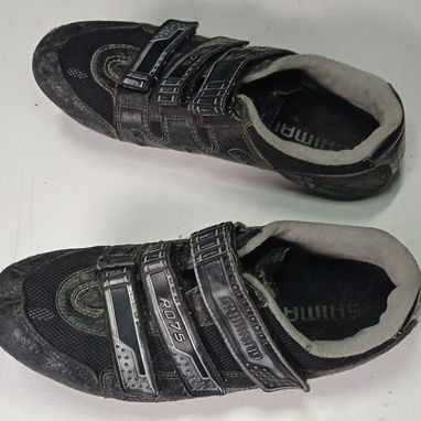 Vendo zapatillas para bici marca SHIMANO No. 44 con calas Look Keo - Img 119436595