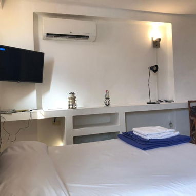 Se RENTA apartamento independiente en el VEDADO 300 usd renta lineal - Img 119418090
