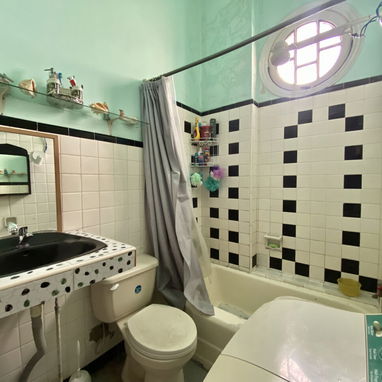Se vende apartamento de 2 cuartos en propiedad y dos en placa en Centro Habana - Img 121544360