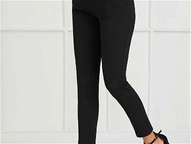 Pantalon de mujer negro tipo licra elastizado ideal para trabajar en gastronomía 52465450 - Img main-image