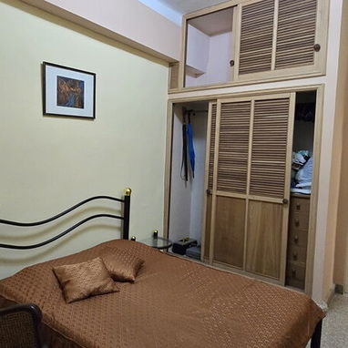Apartamento de 2/4, planta baja, carposh, en el Vedado (V-252) - Img 121360475