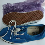 Zapatillas Vans único 10.5 es como un 42 - Img 55507397