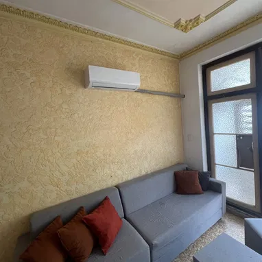 Vendo casa en centro habana (campanario y san Miguel) papeles en regla en 35 mil USD 3 cuartos 3 balcones 2 baños Cocina - Img 126037938