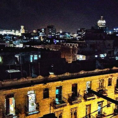 Renta por días de apto de 1 hab en Galiano, Centro Habana, cerca de malecón, balcón con amplia vista. - Img 107824775