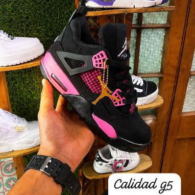 Tenis y chancletas crocs. - Img 126270846