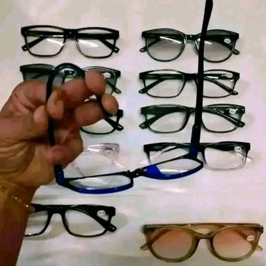 ESPEJUELOS GRADUADO CON AUMENTO Y LENTES DE CONTACTO - 3/4