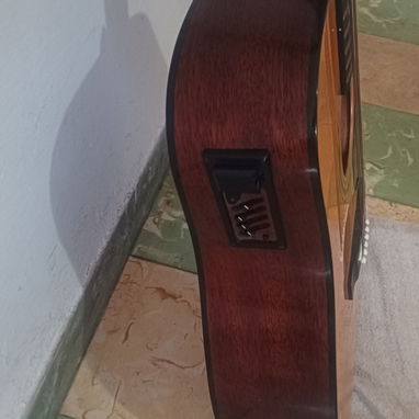 150 USD Guitarra electroacústica Yamaha folk country - Img 124077684