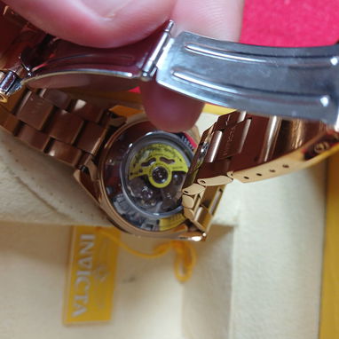 Reloj invicta automático de mujer en perfecto estado técnico casi nuevo con su caja cero detalle - 3/3