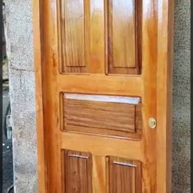 Puerta de madera de cedro - Img 123735733