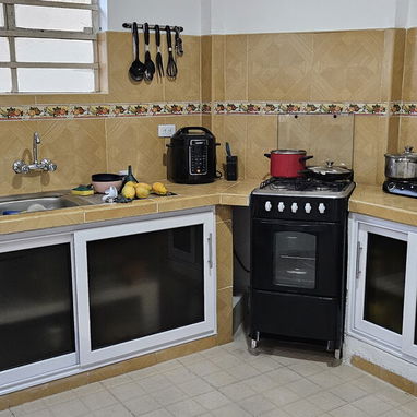 Se VENDE CASA DE TRES PISOS EN EL SEVILLANO 10 DE OCTUBRE. SOY LA DUEÑA - 3/5