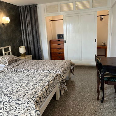 RENTA LINEAL EN VEDADO - Img 117790100