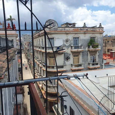 ¡EN VENTA! Propiedad Horizontal en la Habana Vieja (117 m²) ✨ Ideal para vivienda familiar o negocio de hostal/Airbnb. - Img 123116901