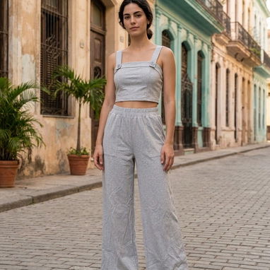 Conjuntos hermosos de blusa y pantaloneta de mujer - Img 122029479