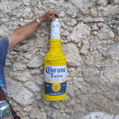 Piñatas, carteles, toppers, bases para dulces y más - 10/10