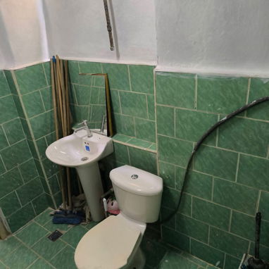 🏡 *142_ Venta de Casa en Luyanó solo la de abajo xq es una biplanta ok*  🗺*Pto.D.Ref :* A cuadras de la esquina de Toy - 7/8
