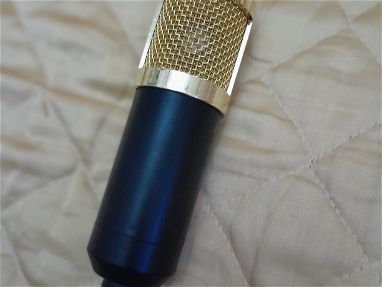 12 mil o 30 usd esta casi nuevo micrófono condensador - Img main-image-45762520