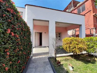 Venta de casa;la propiedad consta de más de 590 m2,en Santos Suárez. - Img 64563797