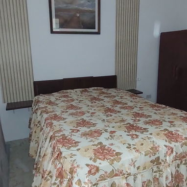 Renta lineal , Jovellar, apto 1er piso, balcón a la calle, para 1 o 2 personas,con 1 habit climatizada - Img 122151754
