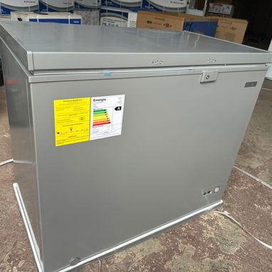 Nevera Horizontal ROYAL 10 pies color gris Luz en la tapa y cerradura precio $500 USD  transporte incluido - 4/7