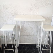 Vendo mesa con sus dos banquetas - Img 56596040