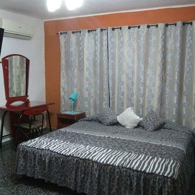 SE RENTA APARTAMENTO DE 3 HABITACIONES EN EL VEDADO, CON VISTA AL MALECON HABANERO. 53880216 - Img 121929339