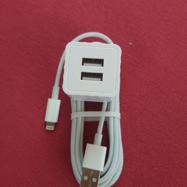 Cargador de iPhone - Img 121281137