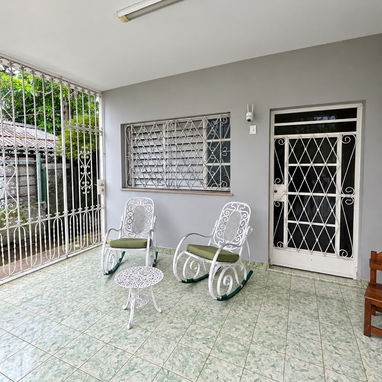 Se vende casa en 10 de octubre - 2/10