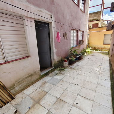 Se vende apartamento en bajos, Reparto Marti. - Img 125521697