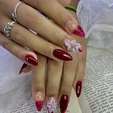 Manicurista - Img 121994398