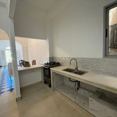 Ofertaaa espectacular apto en el Vedado de 4 cuartos y garaje para dos autos! Oportunidad de inversión!!! - Img 118722294
