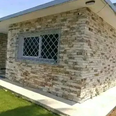 Se vende enchapes de pared de tirillas de piedra,decore su hogar o negocio dándole un toque único y moderno buen precio - Img 86251484