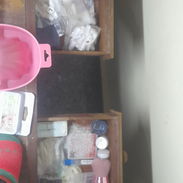 Vendo mesa de uñas tiene dos maquinas una recargable y la otra no y tiene dos lámpara de corriente nuevo vedado plaza 63 - Img 56428208