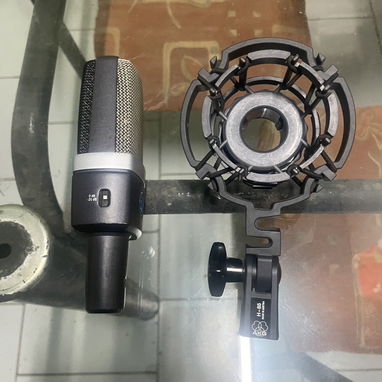 Audífonos senheiser HD 650, interfaz Steinberg ,micrófono condensador akgc214 - Img 121395298