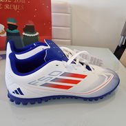 🔥 Semi tacos Adidas F50 Club TF J – ¡Velocidad y Control en Cada Jugada! 🔥 - Img 53096024