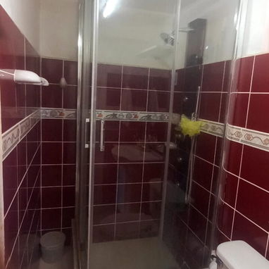 Venta o permuta de apartamento en el Vedado - Img 122705109