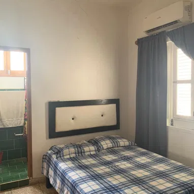 A la venta Apartamento interior a pocos metros de la Universidad de La Habana y el Canal Habana - 5/10